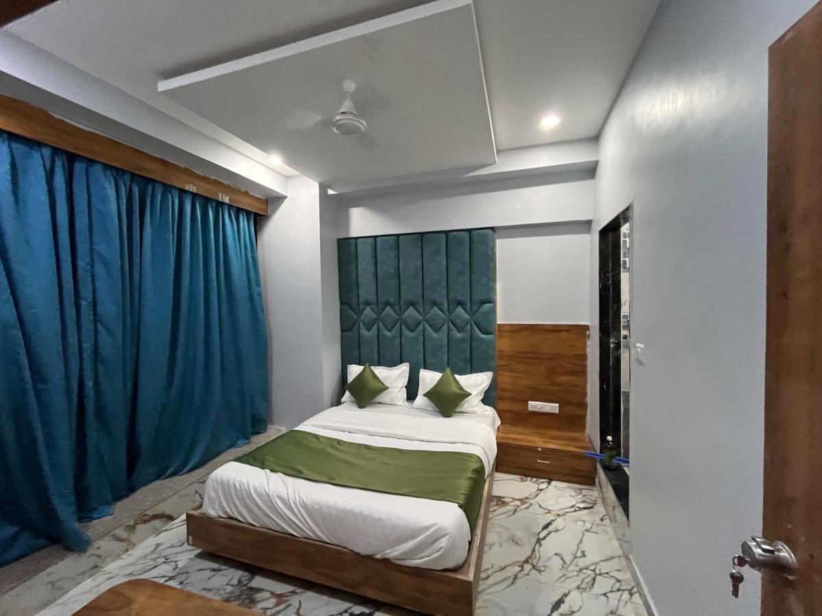 Hotel Krishna Ahmedabad Exterior photo
