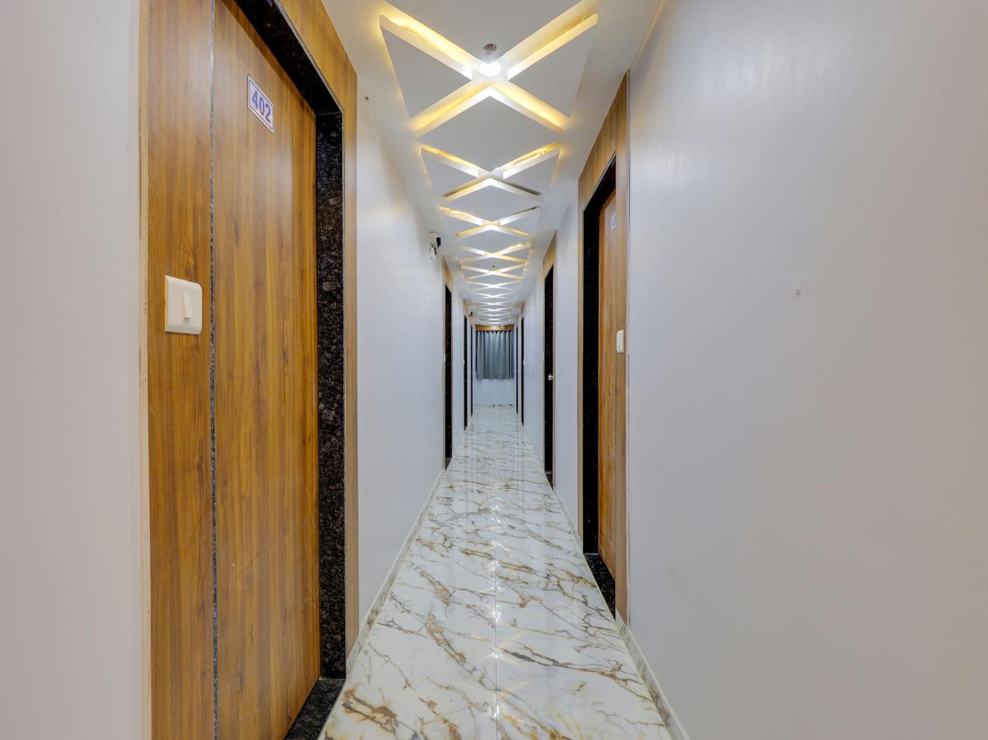 Hotel Krishna Ahmedabad Exterior photo